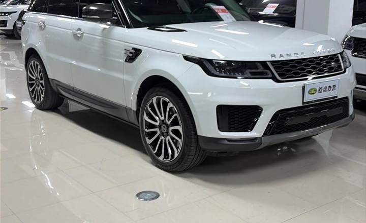 路虎 揽胜运动 2021款 3.0 L6 耀黑版