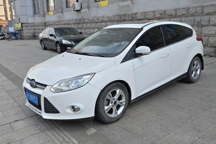 福特 福克斯 2012款 两厢 1.6L 自动风尚型