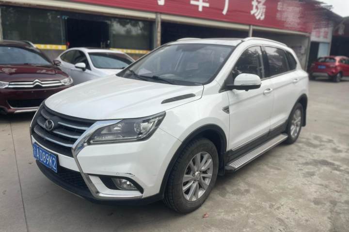 北汽幻速 S6 1.5T CVT尊享型