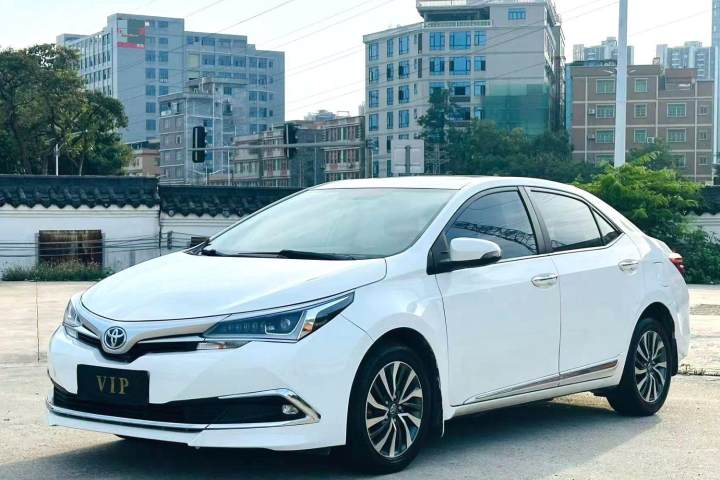 丰田 卡罗拉 改款双擎 1.8L E-CVT领先版