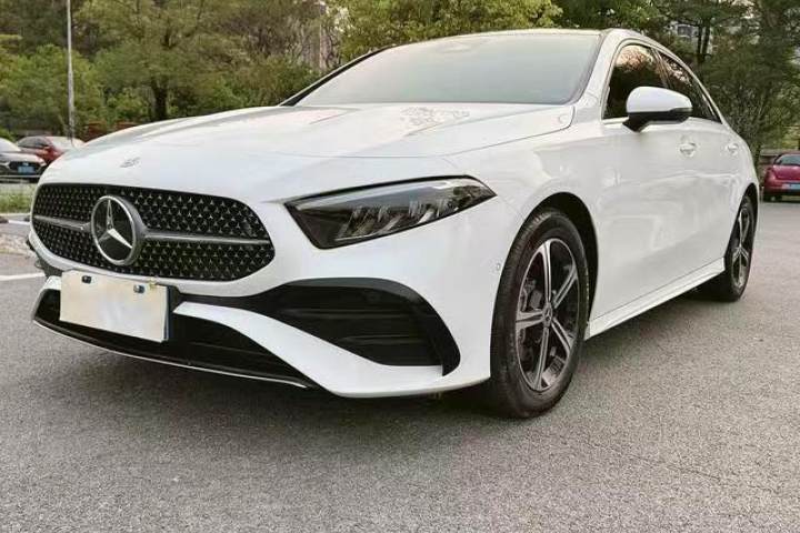 奔驰 A级 2024款 A 200 L 动感型