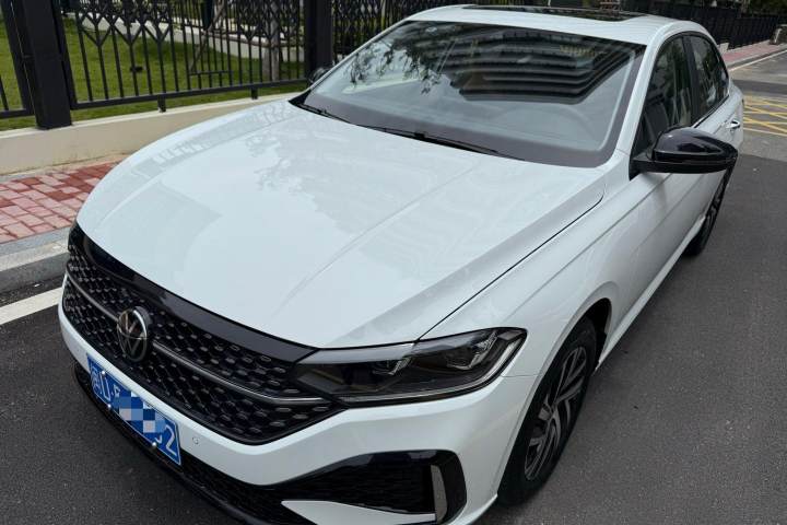 大众 朗逸 300TSI DSG星空领先版