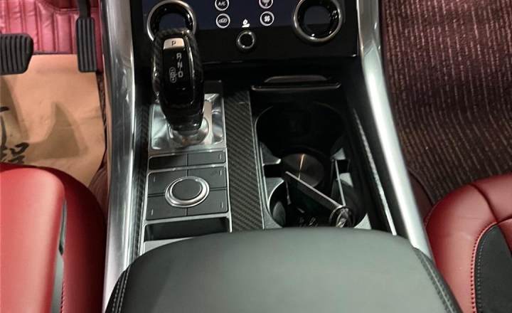 路虎 揽胜运动 2021款 3.0 L6 耀黑版
