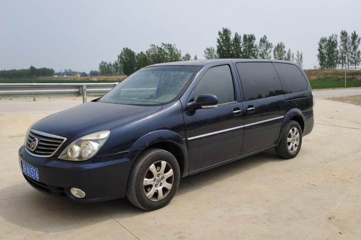 别克 GL8 陆尊 3.0L LT 豪华版