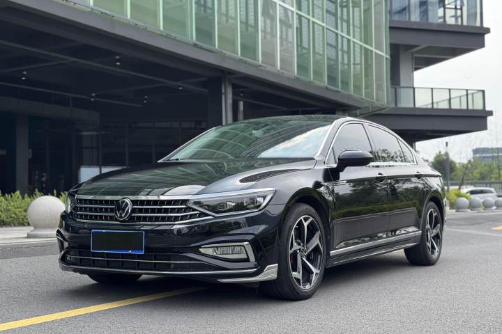 大众 迈腾 200万辆纪念版 330TSI DSG领先型