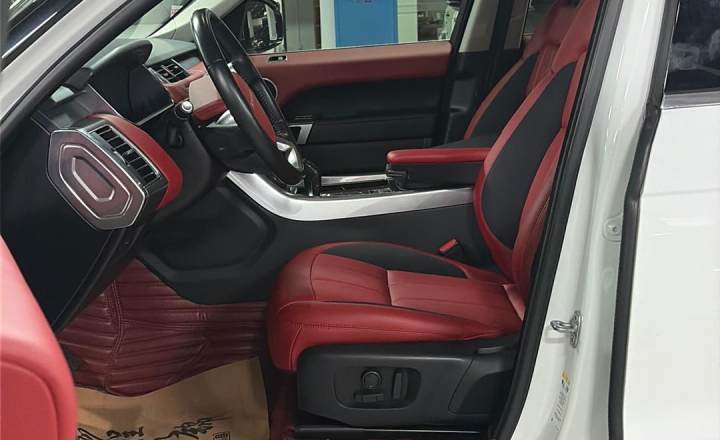 路虎 揽胜运动 2021款 3.0 L6 耀黑版