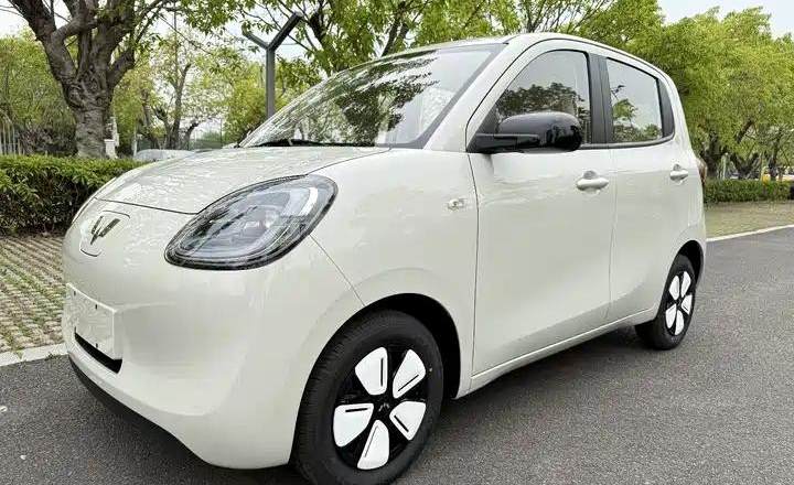 五菱汽车 宏光MINIEV 2025款 第四代 四门版 进阶款