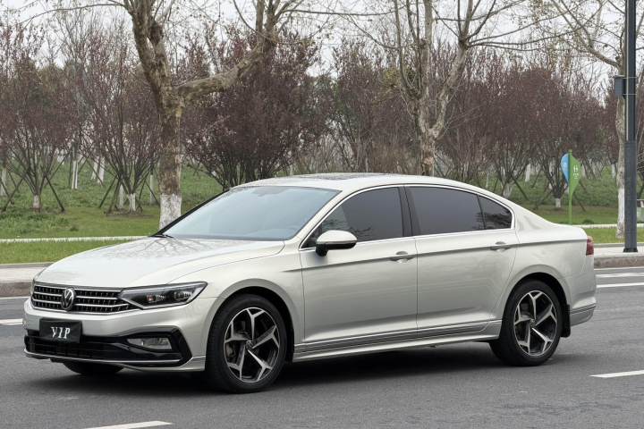 大众 迈腾 200万辆纪念版 330TSI DSG领先型