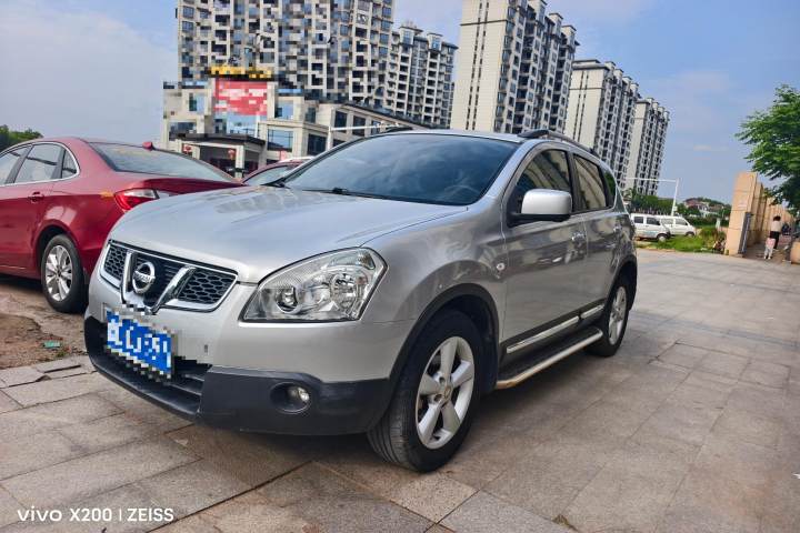 日产 逍客 2.0XV 雷 CVT 2WD