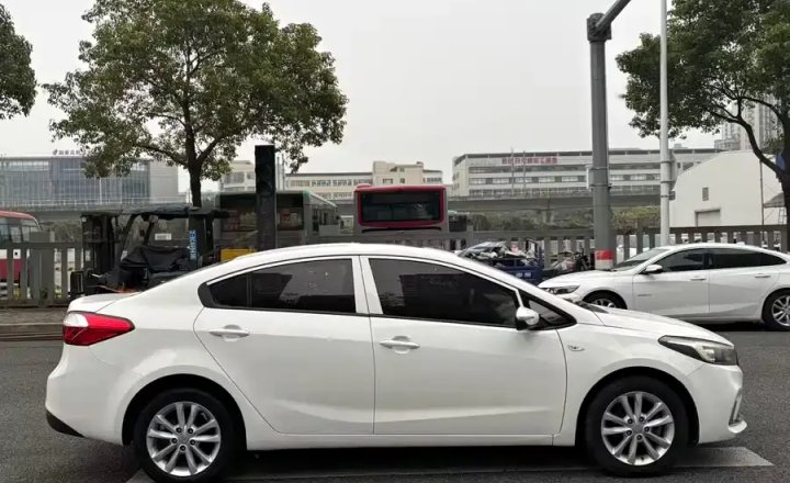 起亚 K3 2016款 1.6L 自动GLS