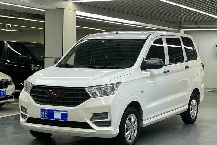 五菱汽车 五菱宏光 1.5L S舒适型LAR