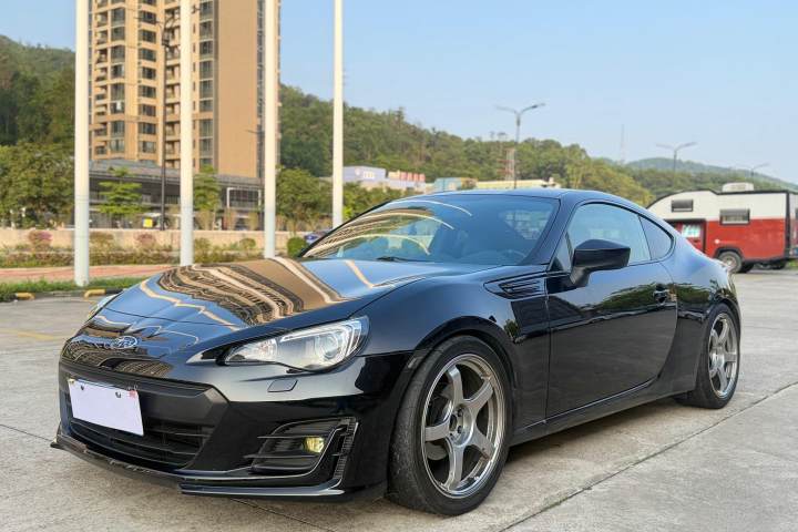 斯巴鲁 BRZ 2.0i 手动豪华型
