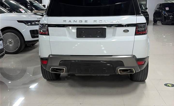 路虎 揽胜运动 2021款 3.0 L6 耀黑版