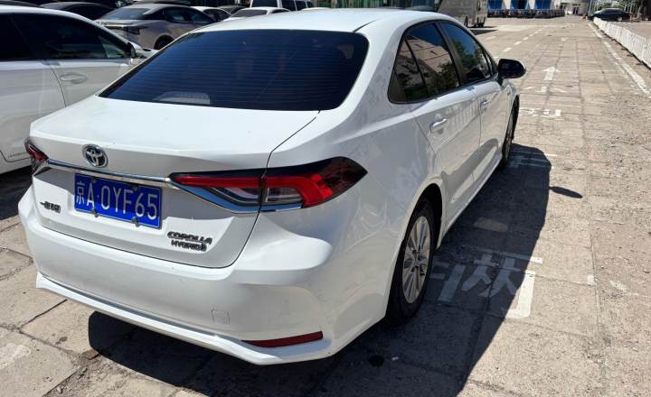 丰田 卡罗拉 2023款 1.8L 智能电混双擎 先锋版
