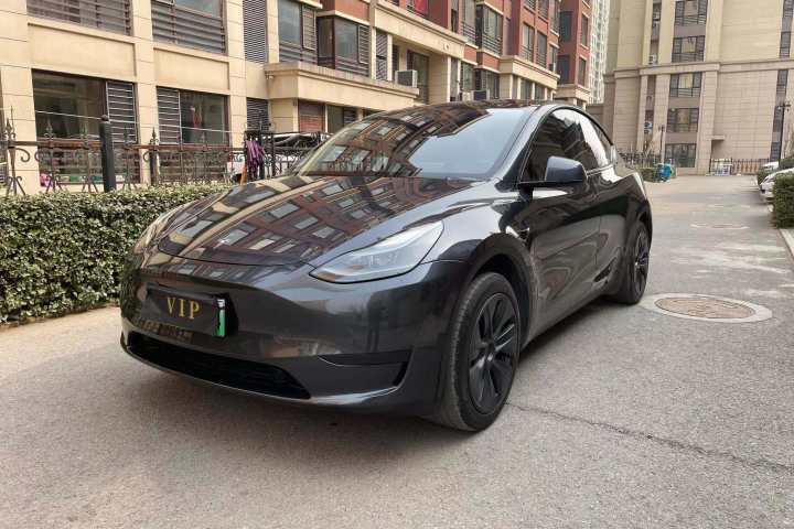 特斯拉 Model Y 后轮驱动版