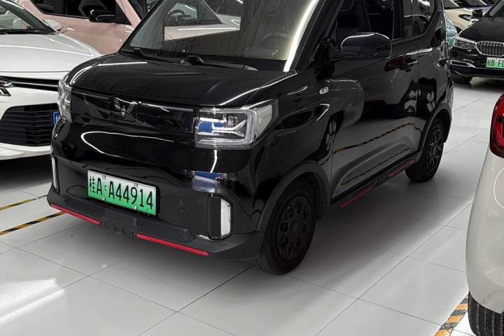 五菱汽车 宏光MINIEV GAMEBOY 300km 玩乐款 磷酸铁锂