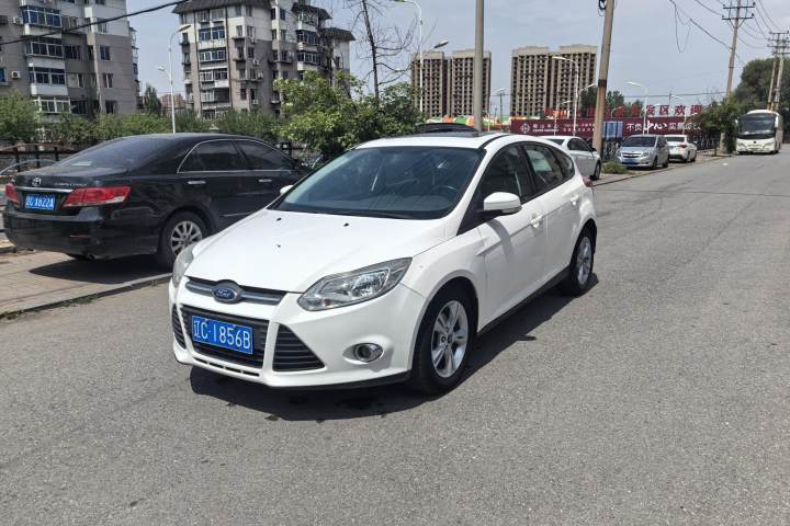 福特 福克斯 2012款 两厢 1.6L 自动风尚型