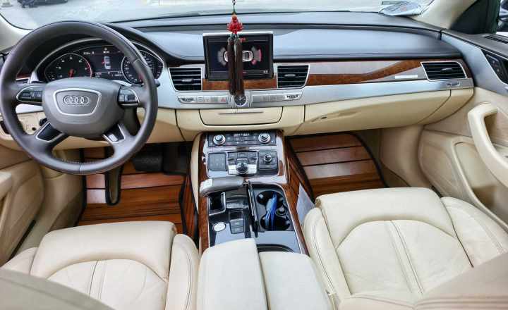 奥迪 A8 2012款 A8L 45 TFSI quattro舒适型