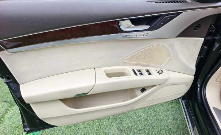 奥迪 A8 2012款 A8L 45 TFSI quattro舒适型