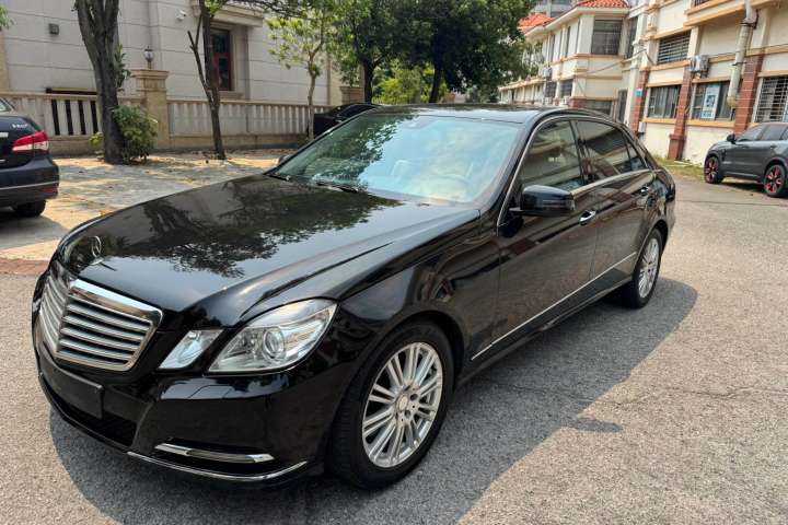 奔驰 E级 E 300 L 优雅型
