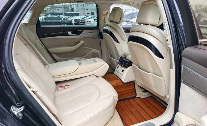 奥迪 A8 2012款 A8L 45 TFSI quattro舒适型