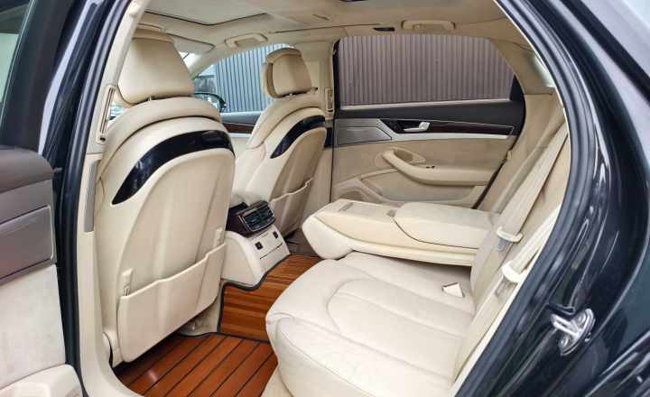 奥迪 A8 2012款 A8L 45 TFSI quattro舒适型