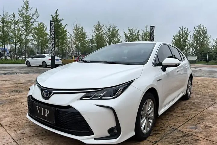 丰田 卡罗拉 1.8L 智能电混双擎 先锋版