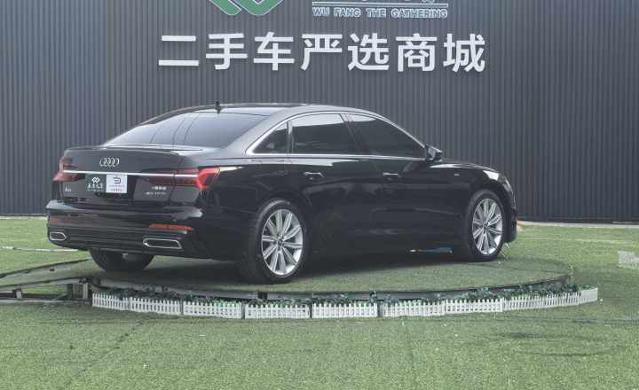 奥迪 A6L 2021款 45 TFSI 臻选动感型