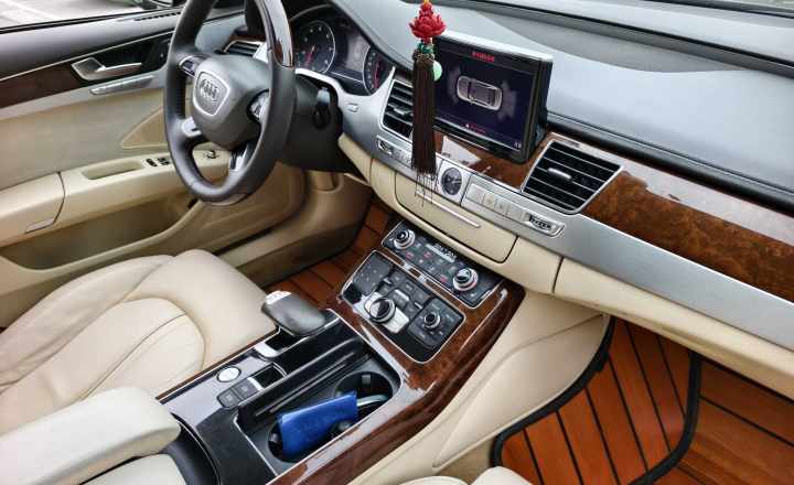 奥迪 A8 2012款 A8L 45 TFSI quattro舒适型