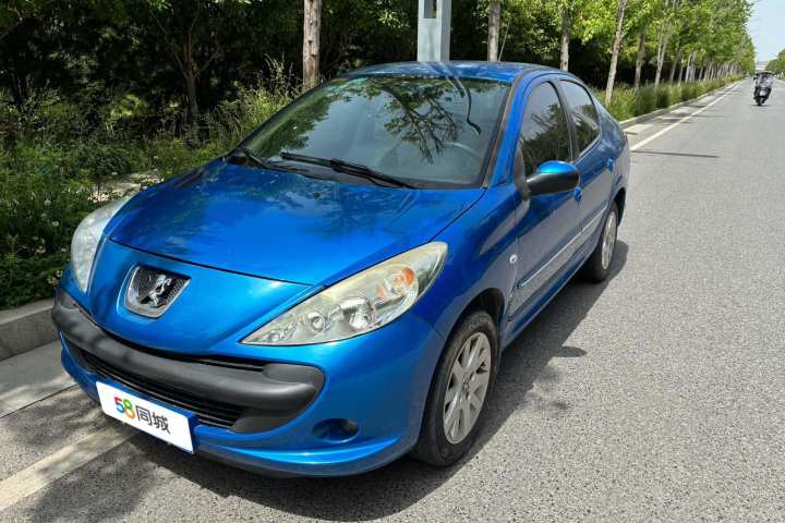 标致 207 三厢 1.6L 自动驭乐版