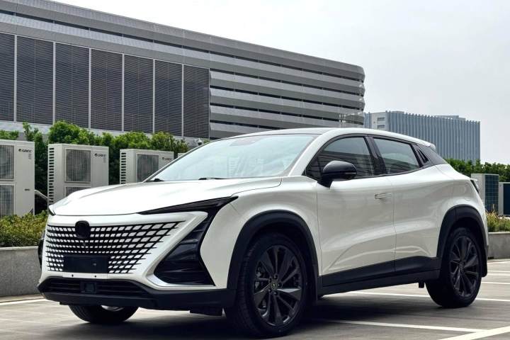 长安 UNI-T 1.5T 旗舰型