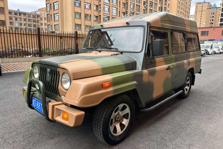 BAW北汽制造 战旗 2.0L 加长豪华型 三门版 国V