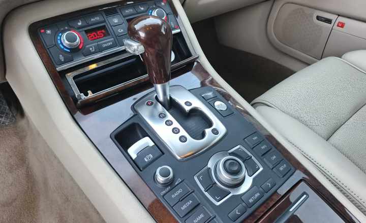 奥迪 A8 2008款 A8L 3.2 FSI豪华型
