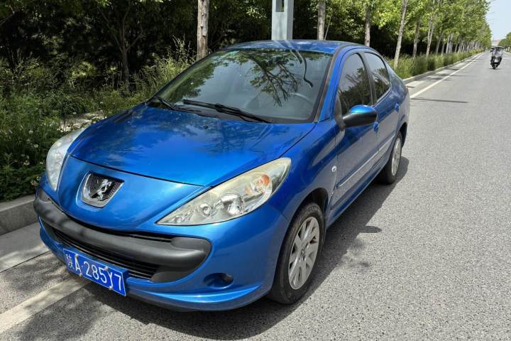 标致 207 三厢 1.6L 自动品乐版
