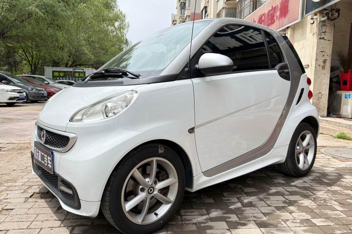 smart  fortwo 1.0T 硬顶冰炫特别版