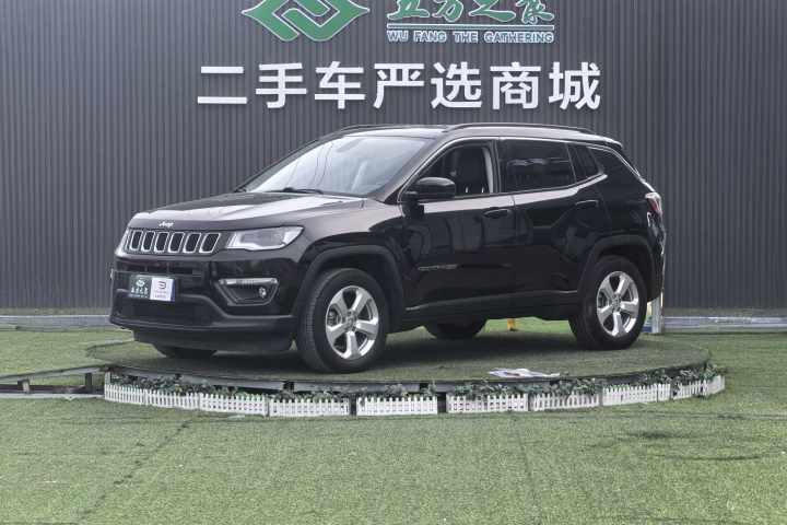 Jeep 指南者 220T 自动精英版