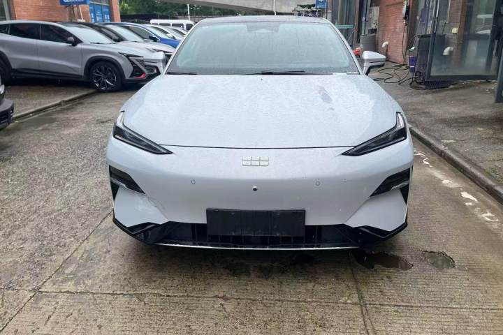 吉利银河 银河E8 700km 远航智驾版