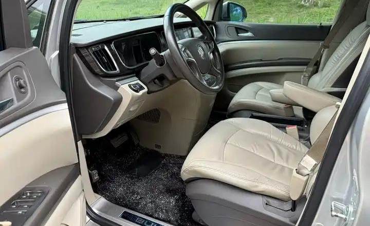 别克 GL8 2011款 3.0L GT豪华商务豪雅版