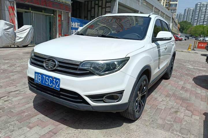 一汽 森雅R7 改款 1.6L 自动豪华型