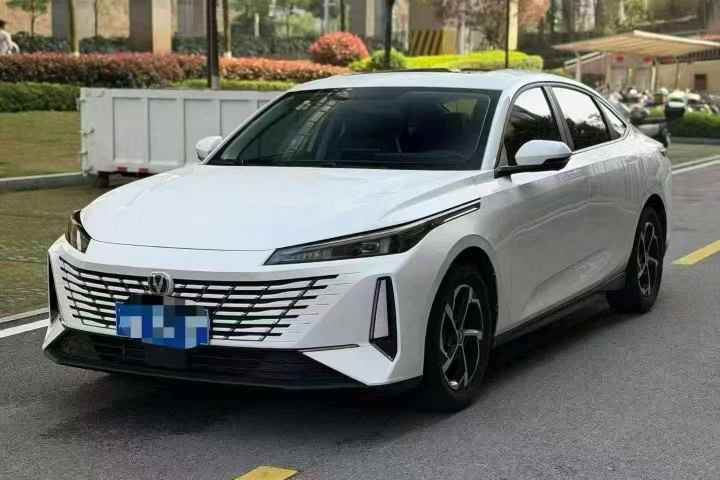 长安 逸动 2023款 畅享版 PLUS 蓝鲸NE 1.4T GDI DCT尊贵版