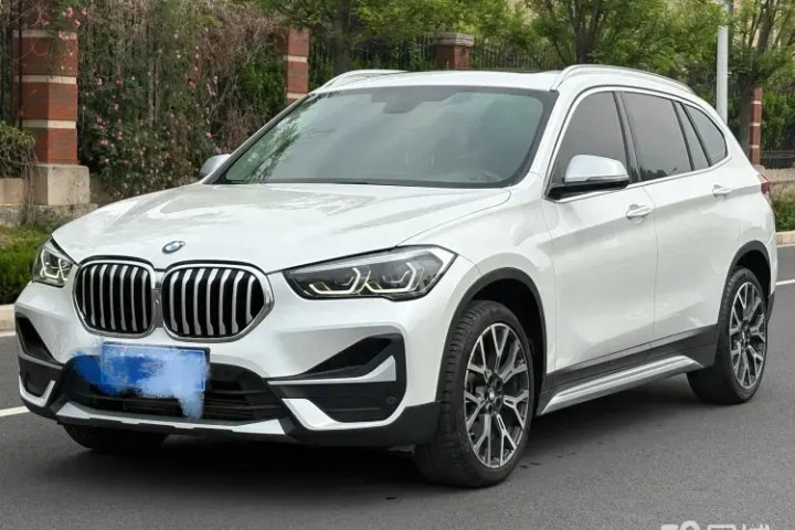 宝马 X1 改款 xDrive25Li 尊享型