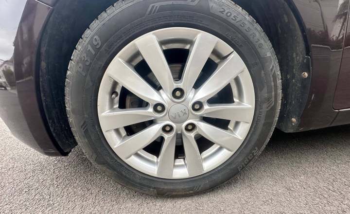起亚 K3 2013款 1.6L 手动GLS