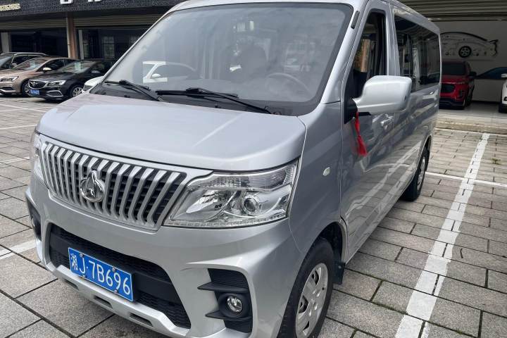 长安凯程 长安睿行M60 2023款 1.5L GDI精英型客车6/7座