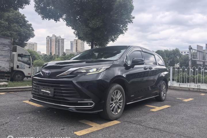 丰田 赛那SIENNA 2021款 2.5L混动 铂金版
