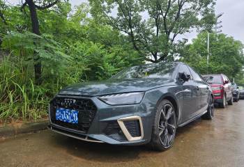 奥迪 A4L 40 TFSI quattro RS套件燃速型