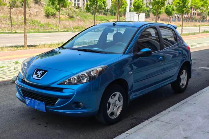 标致 207 两厢 1.4L 手动驭乐版