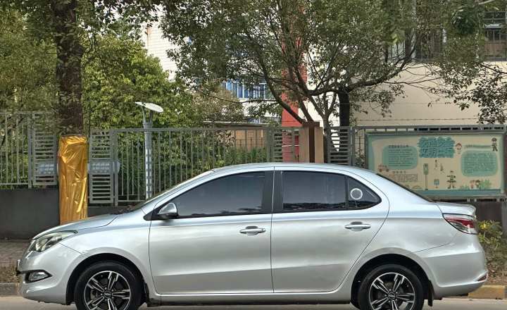 奇瑞 艾瑞泽3 2015款 1.5L 手动够真版