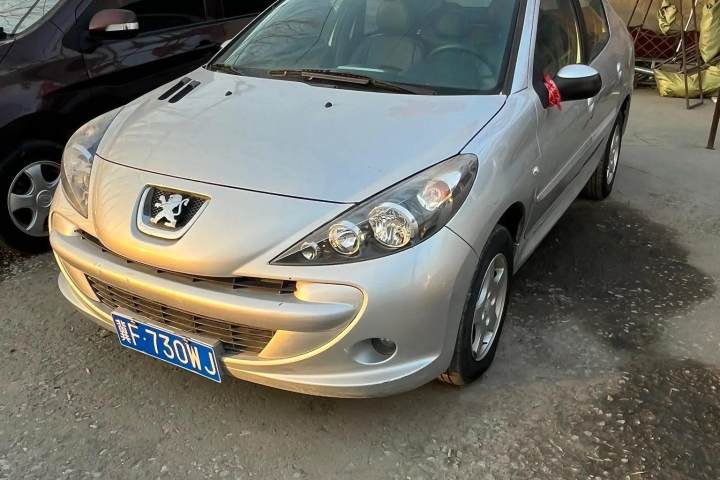 标致 207 三厢 1.4L 手动驭乐版