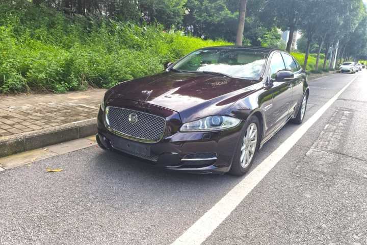 捷豹 XJ 2013款 XJL 2.0T 典雅商务版