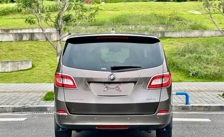 别克 GL8 2011款 3.0L XT豪华商务旗舰版